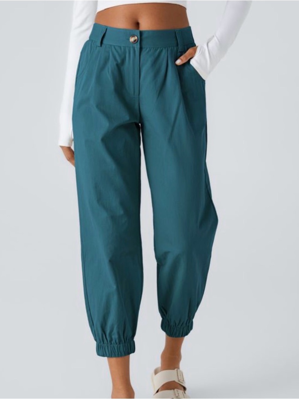 NWT Halara Mid Rise Casual Cotton Joggers with Pockets. Size Medium